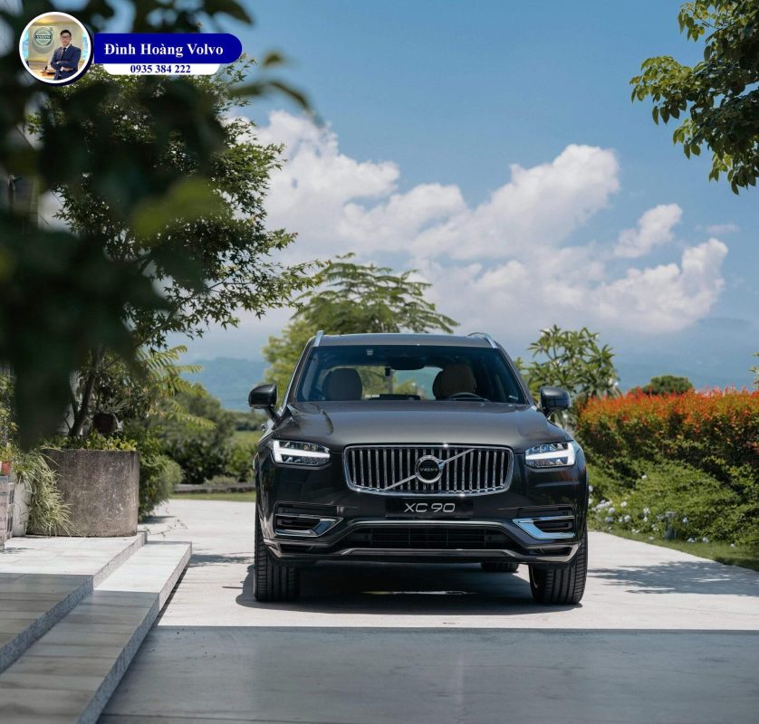 Hình ảnh thực tế chi tiết XC90 B6 Ultimate Màu Xám Nâu Platinum Grey nội thất Nâu Maroon và Vàng Amber - Đình Hoàng Volvo (5)