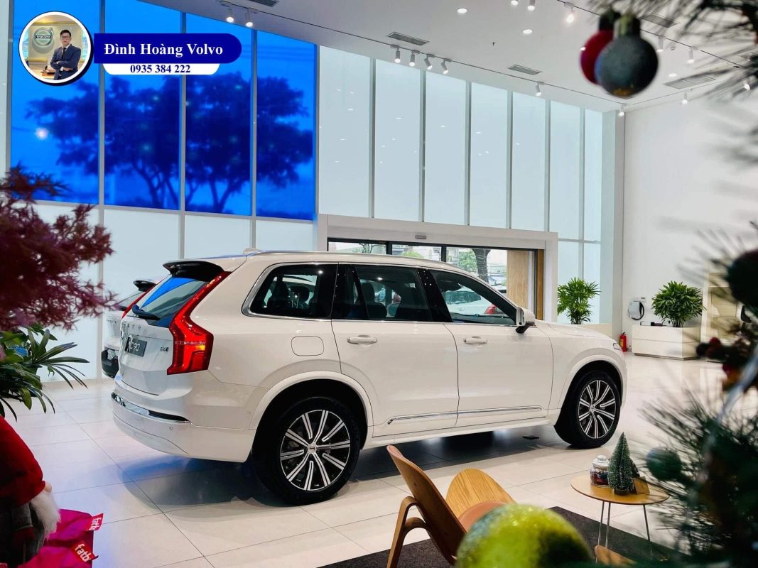 Hình ảnh thực tế chi tiết XC90 B6 Ultimate Trắng Crystal White nội thất Nâu Maroon và Vàng Amber - Đình Hoàng Volvo