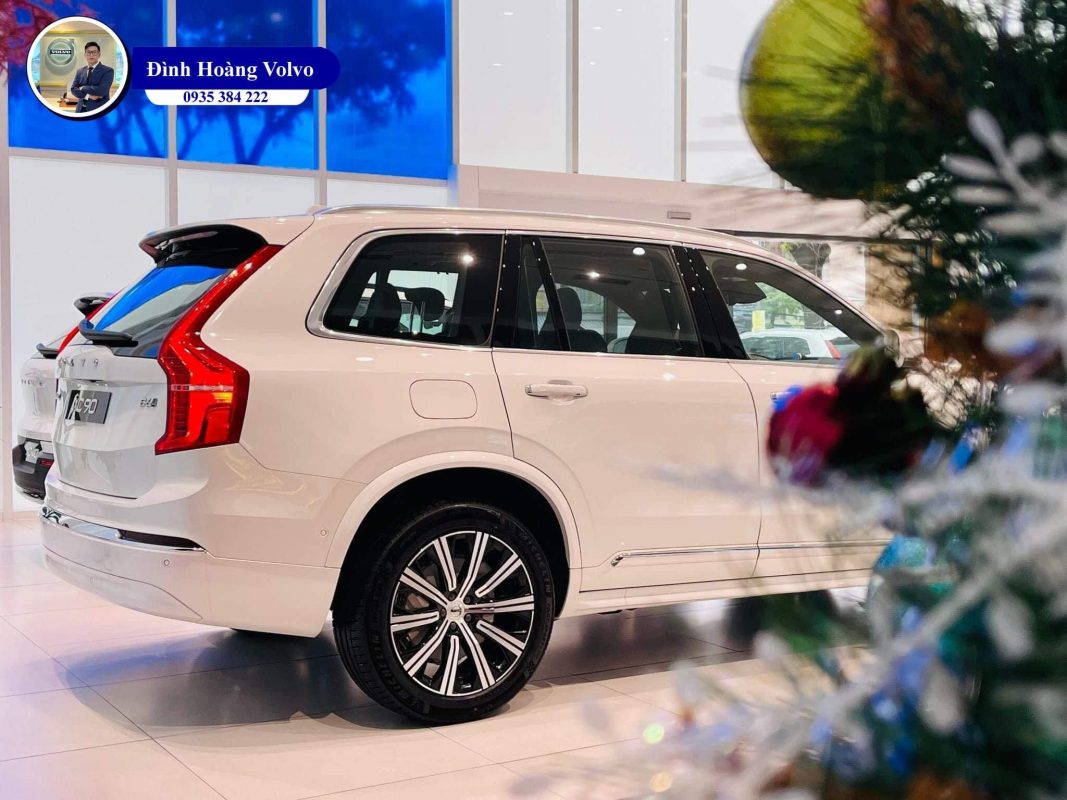 Hình ảnh thực tế chi tiết XC90 B6 Ultimate Trắng Crystal White nội thất Nâu Maroon và Vàng Amber - Đình Hoàng Volvo