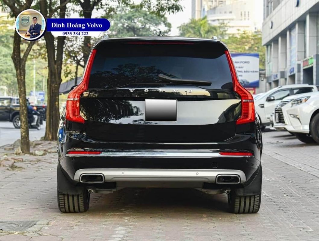 Hình ảnh thực tế chi tiết XC90 B6 Ultimate màu Màu Đen Onyx Black nội thất Nâu Maroon và Vàng Amber - Đình Hoàng Volvo
