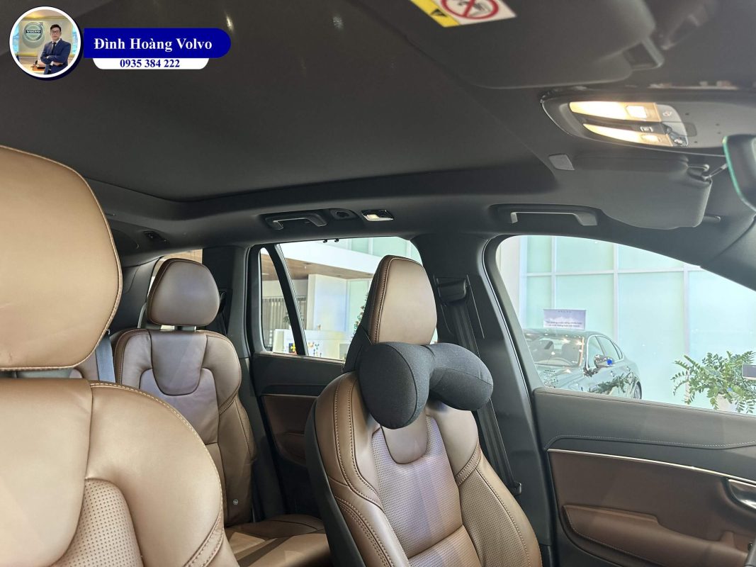 Hình ảnh thực tế chi tiết nội thất Volvo XC90 B6 và T8 Recharge Ultimate 2023 Màu nâu cà phê Maroon - Đình Hoàng Volvo