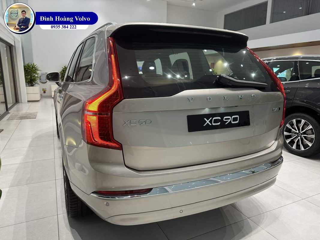 Hình ảnh thực tế chi tiết XC90 B6 Ultimate màu Vàng Đồng Bright Dusk Nội thất Nâu tại Đà Nẵng - Đình Hoàng Volvo