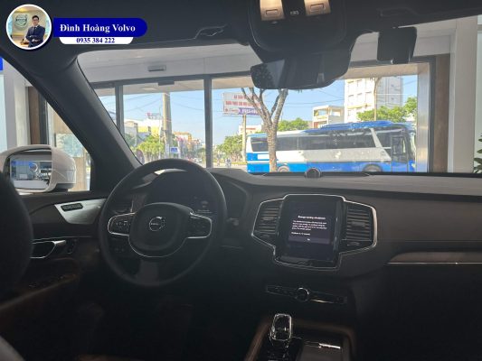 Hình ảnh thực tế chi tiết nội thất Volvo XC90 B6 và T8 Plug-in Hybrid Ultra 2025 Màu Nâu Maroon - Đình Hoàng Volvo