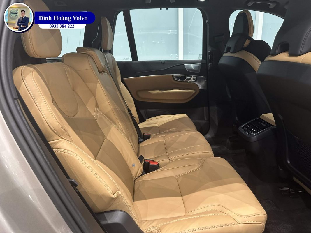 Hình ảnh thực tế chi tiết nội thất Volvo XC90 B6 và T8 Recharge Ultimate 2023 Màu Vàng Amber - Đình Hoàng Volvo