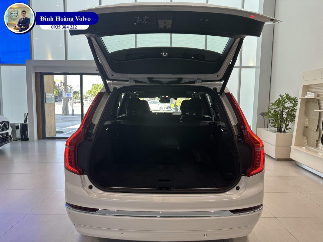 Hình ảnh thực tế chi tiết nội thất Volvo XC90 B6 và T8 Recharge Ultimate 2023 Màu nâu cà phê Maroon - Đình Hoàng Volvo