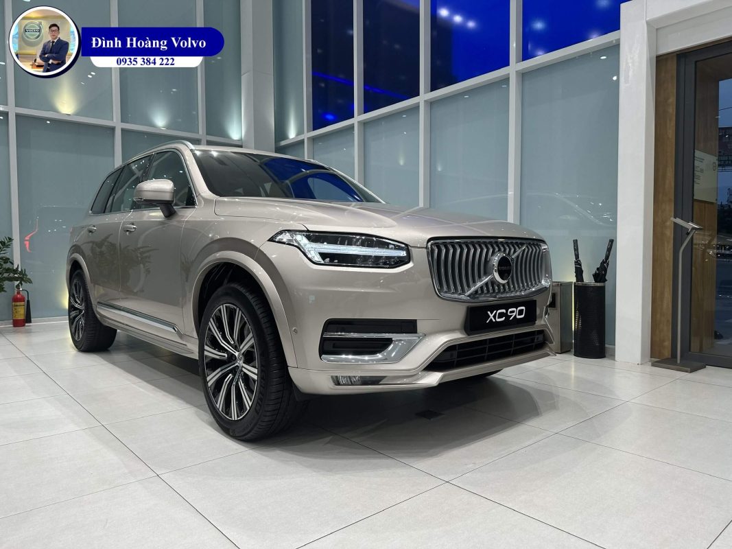 Hình ảnh thực tế chi tiết XC90 B6 Ultimate màu Vàng Đồng Bright Dusk Nội thất Nâu tại Đà Nẵng - Đình Hoàng Volvo