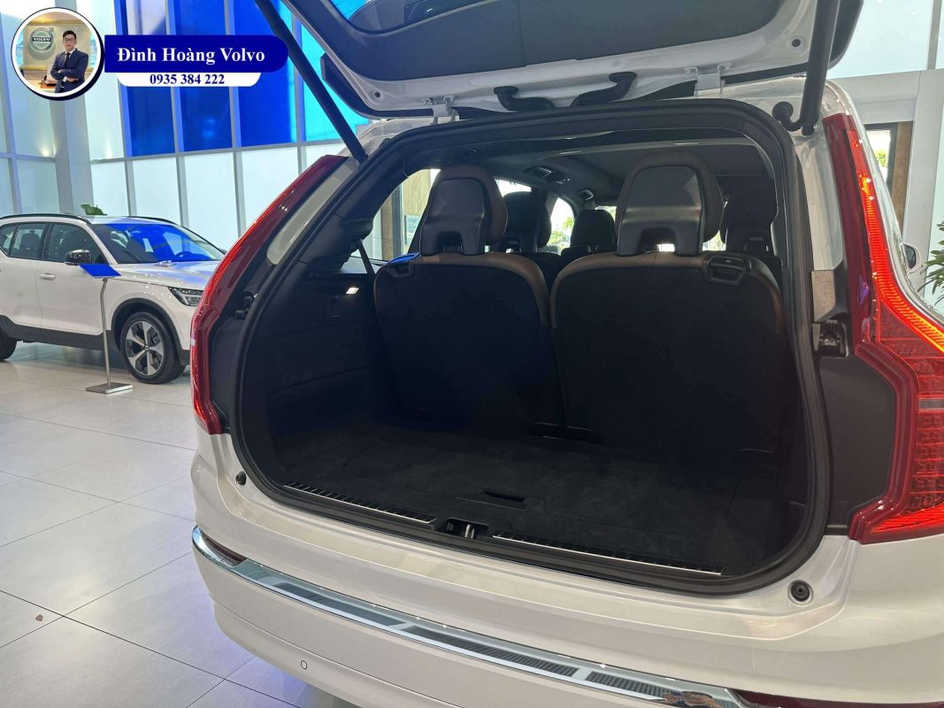 Hình ảnh thực tế chi tiết nội thất Volvo XC90 B6 và T8 Recharge Ultimate 2023 Màu nâu cà phê Maroon - Đình Hoàng Volvo