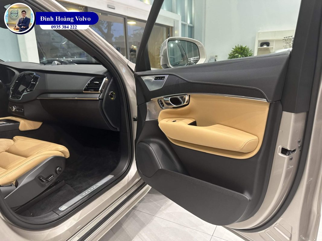Hình ảnh thực tế chi tiết Volvo XC90 T8 Recharge Ultimate 2023 Màu Trắng Nội thất Nâu tại Đà Nẵng - Đình Hoàng Volvo