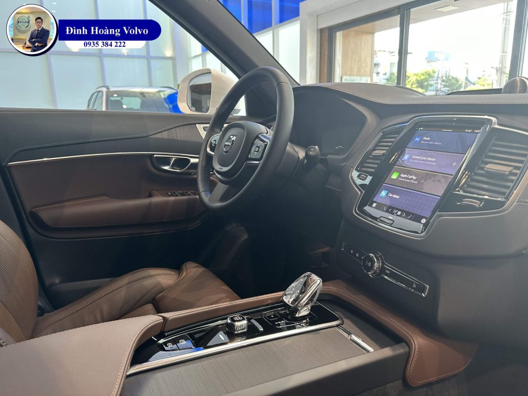 Hình ảnh thực tế chi tiết Volvo XC90 T8 Recharge Ultimate 2023 Màu Trắng Nội thất Nâu tại Đà Nẵng - Đình Hoàng Volvo