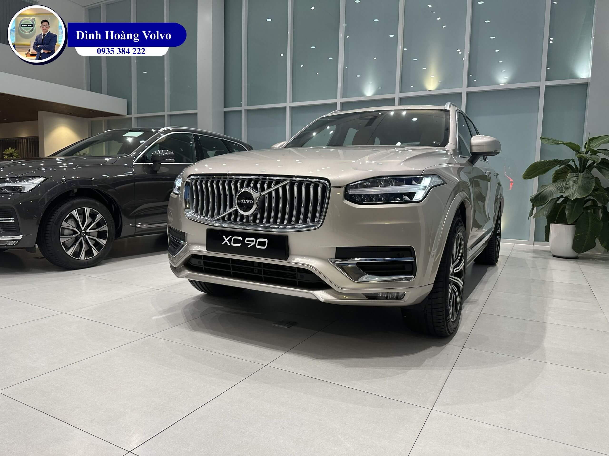 Hình ảnh thực tế chi tiết XC90 B6 Ultimate màu Vàng Đồng Bright Dusk Nội thất Nâu tại Đà Nẵng - Đình Hoàng Volvo