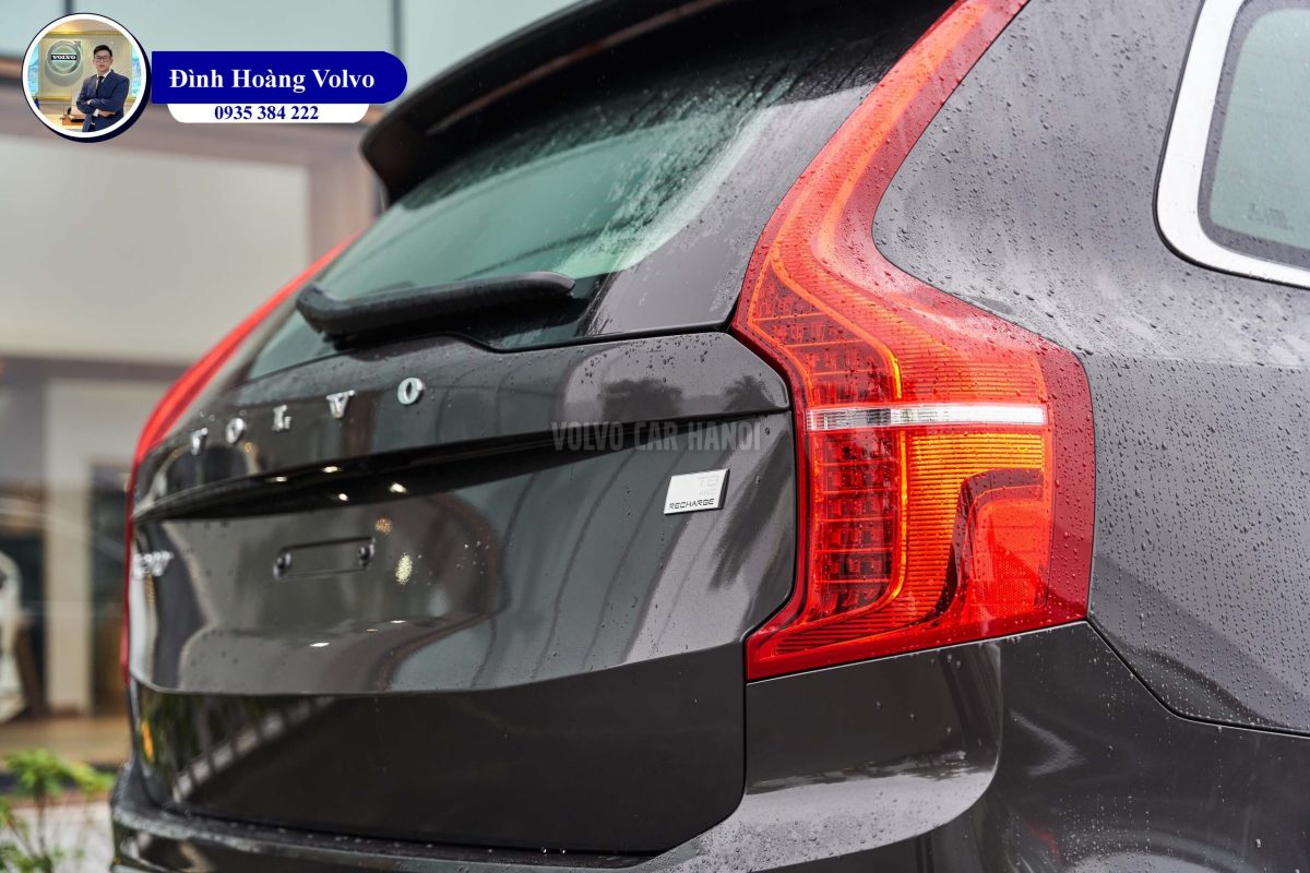 Hình ảnh thực tế chi tiết XC90 T8 Plug-in Hybrid Ultra 2023 Màu Xám Nâu Platinum Grey nội thất Nâu Maroon và Vàng Amber - Đình Hoàng Volvo