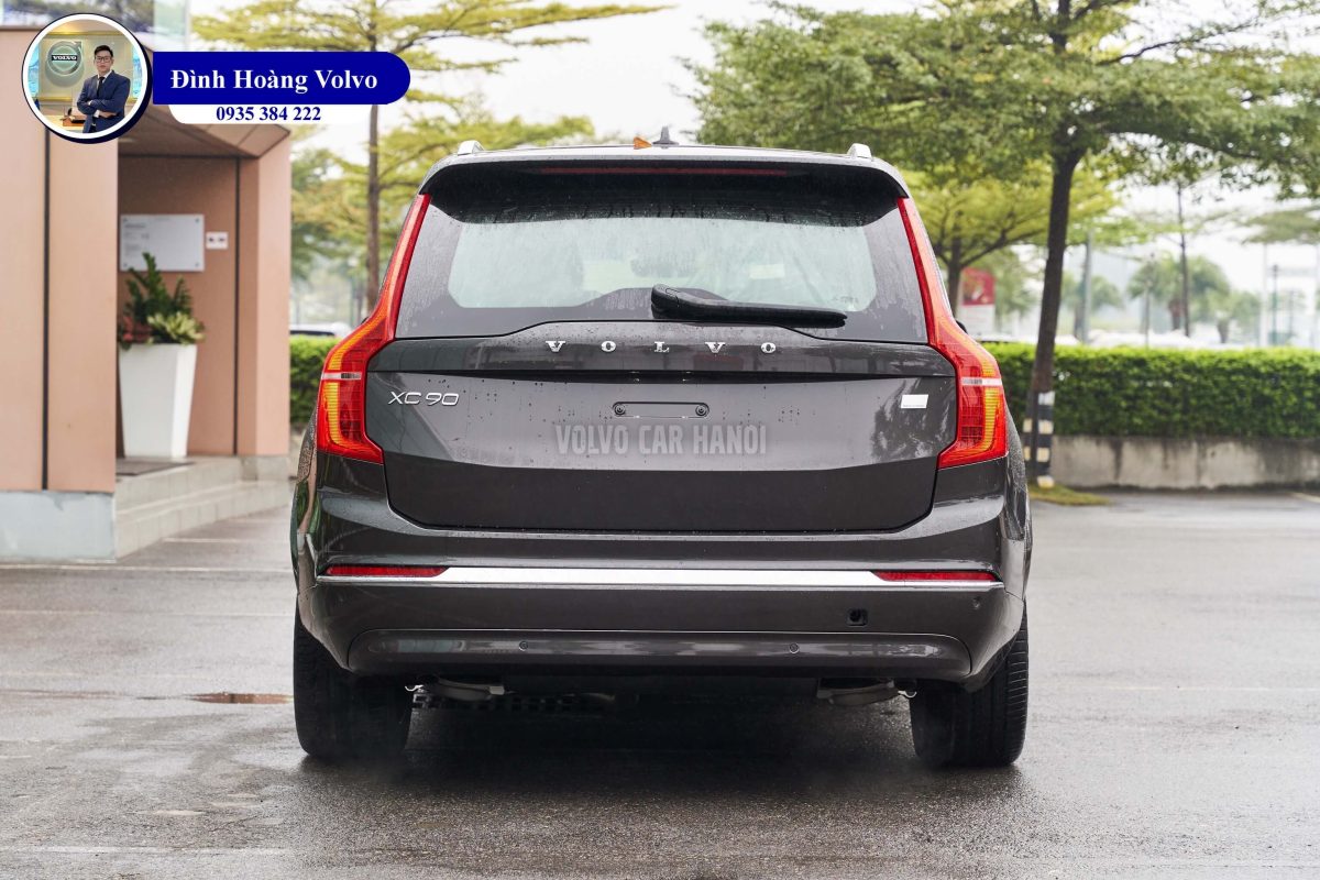 Hình ảnh thực tế chi tiết XC90 T8 Plug-in Hybrid Ultra 2023 Màu Xám Nâu Platinum Grey nội thất Nâu Maroon và Vàng Amber - Đình Hoàng Volvo