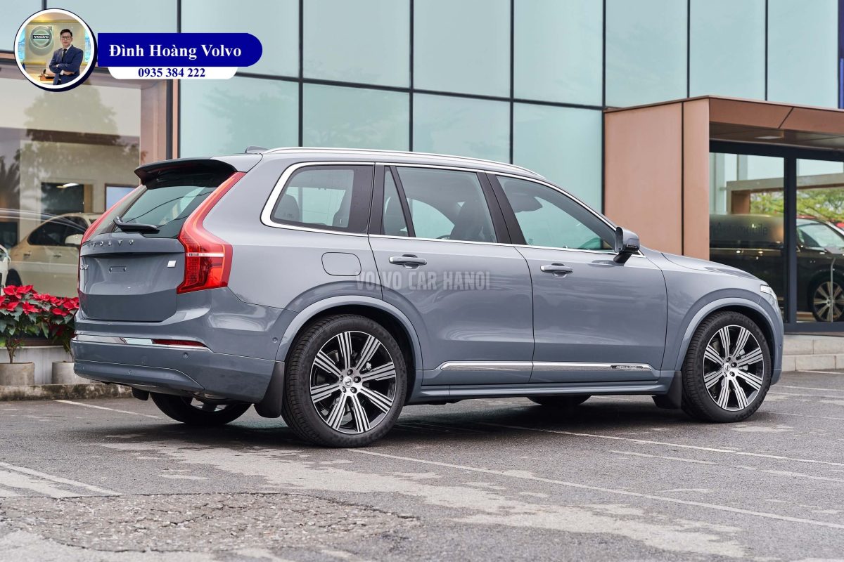 Hình ảnh thực tế chi tiết XC90 T8 Plug-in Hybrid Ultra 2023 Màu Xám Xi Măng Thunder Grey nội thất Nâu Maroon và Vàng Amber - Đình Hoàng Volvo