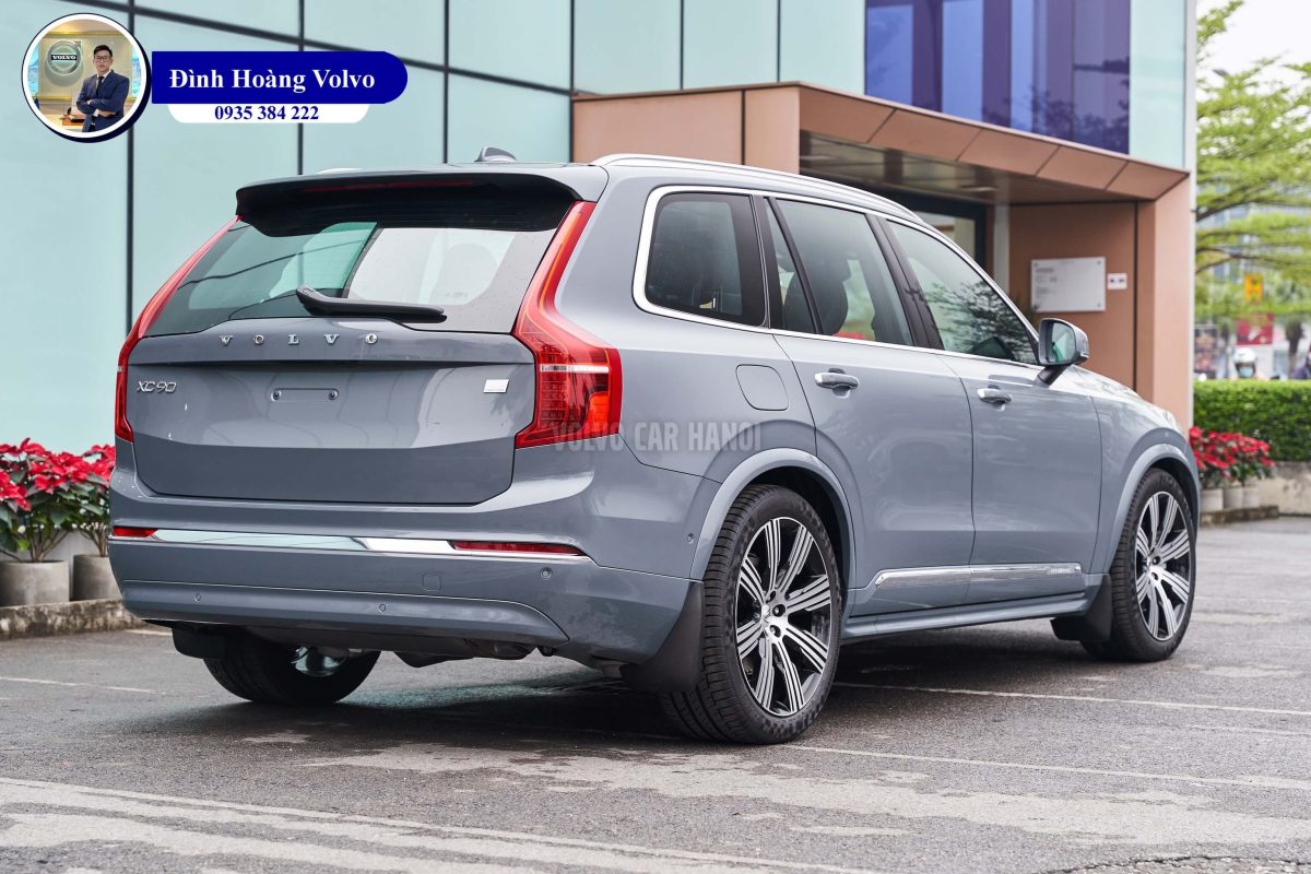 Hình ảnh thực tế chi tiết XC90 T8 Plug-in Hybrid Ultra 2023 Màu Xám Xi Măng Thunder Grey nội thất Nâu Maroon và Vàng Amber - Đình Hoàng Volvo