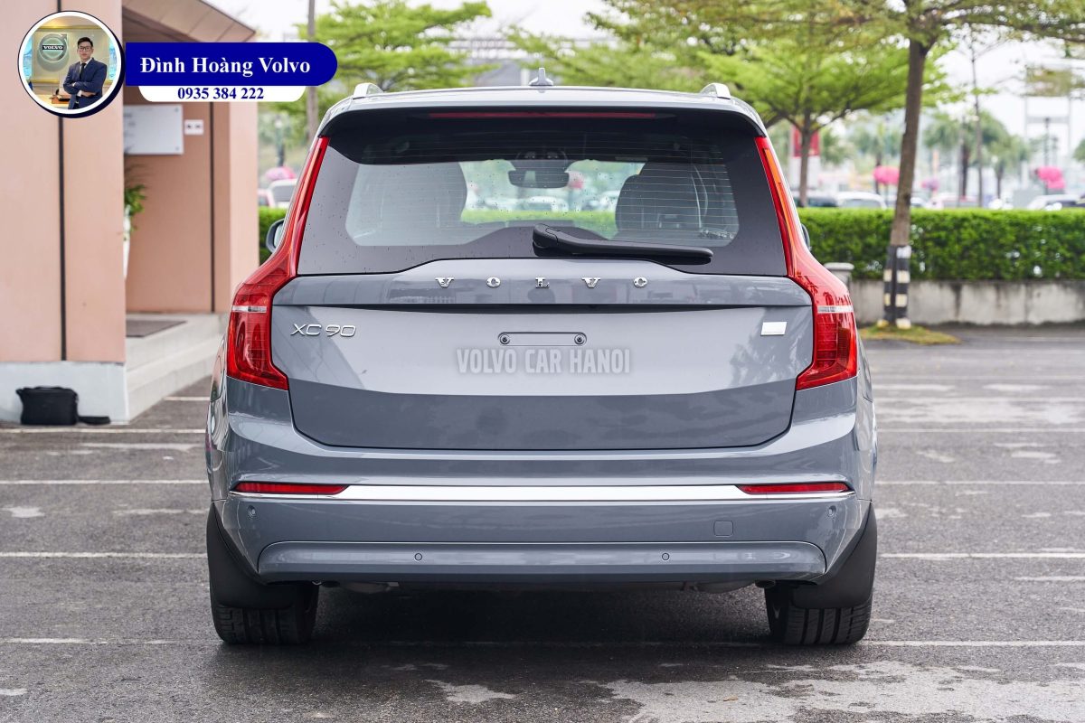 Hình ảnh thực tế chi tiết XC90 T8 Plug-in Hybrid Ultra 2023 Màu Xám Xi Măng Thunder Grey nội thất Nâu Maroon và Vàng Amber - Đình Hoàng Volvo