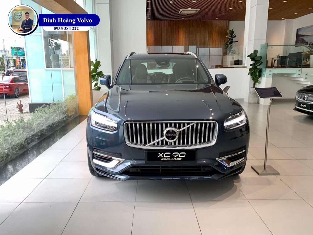 Hình ảnh thực tế chi tiết XC90 T8 Recharge Ultimate 2023 Màu Xanh Denim Blue nội thất Nâu Maroon và Vàng Amber - Đình Hoàng Volvo