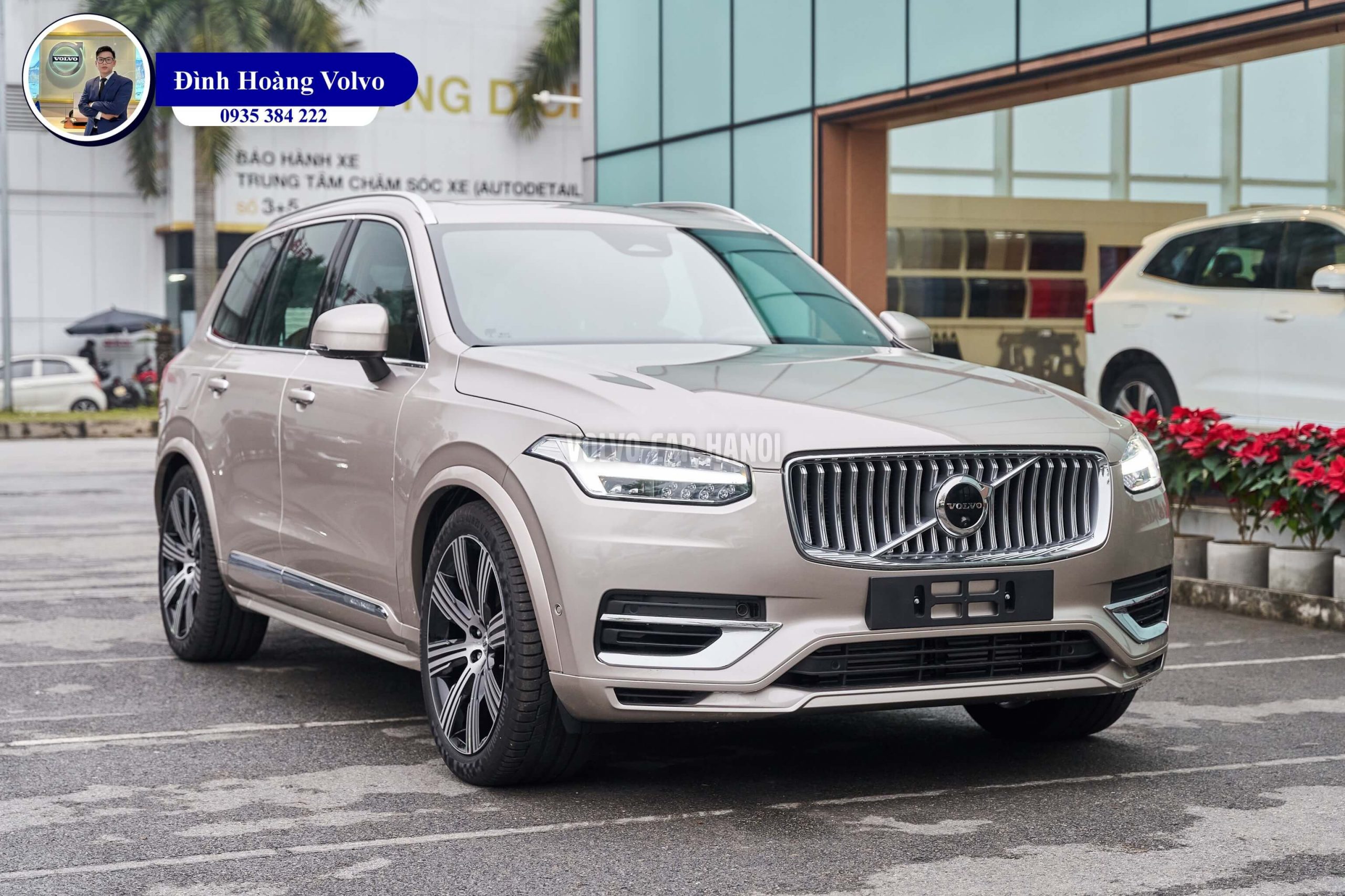 Hình ảnh thực tế chi tiết Volvo XC40 B5 Ultimate 2023 Màu Xanh Fjiord Blue nội thất Đen Charcoal Leather - Đình Hoàng Volvo