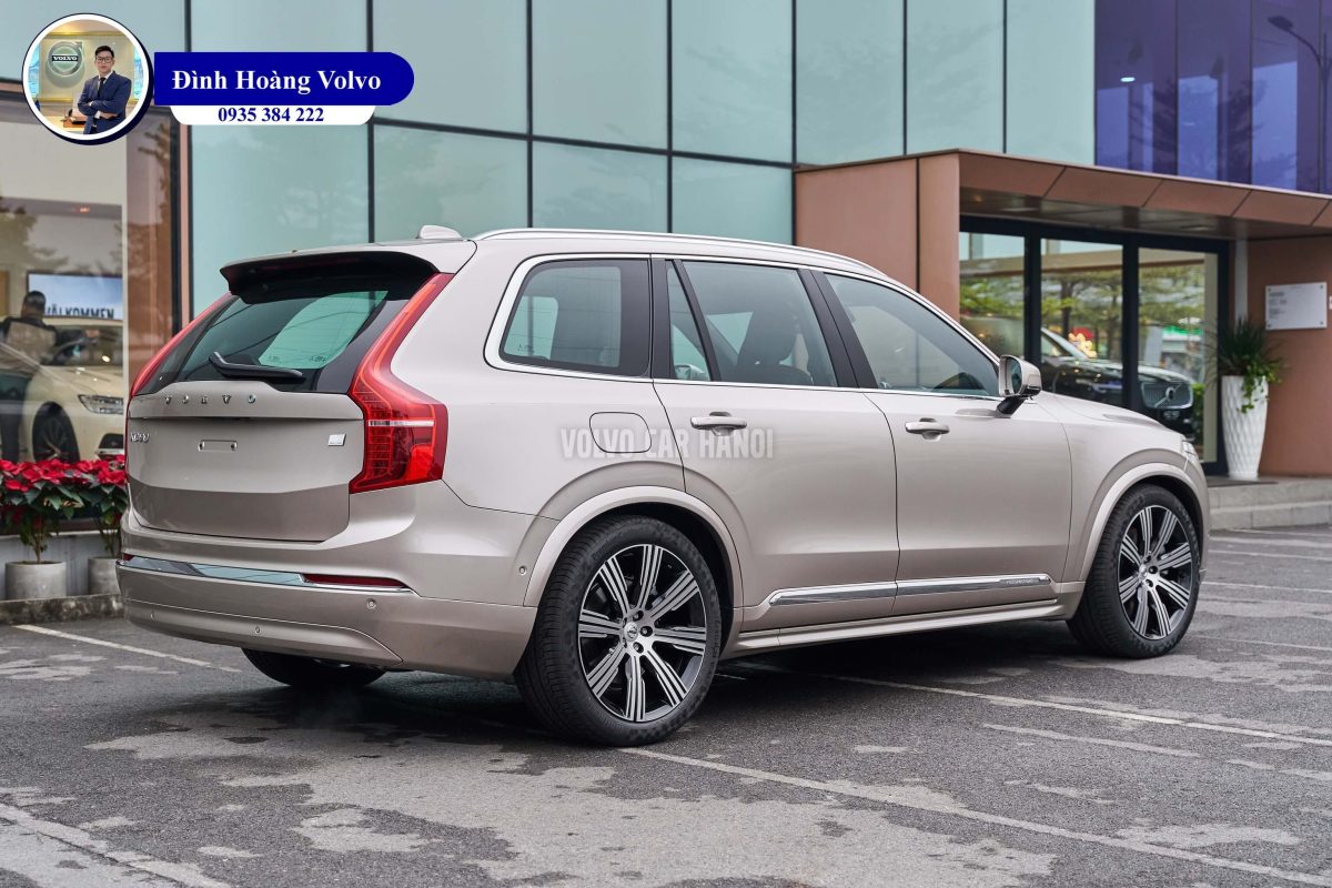 Hình ảnh thực tế chi tiết XC90 T8 Plug-in Hybrid Ultra 2023 Vàng Đồng Bright Dusk nội thất Nâu Maroon và Vàng Amber - Đình Hoàng Volvo