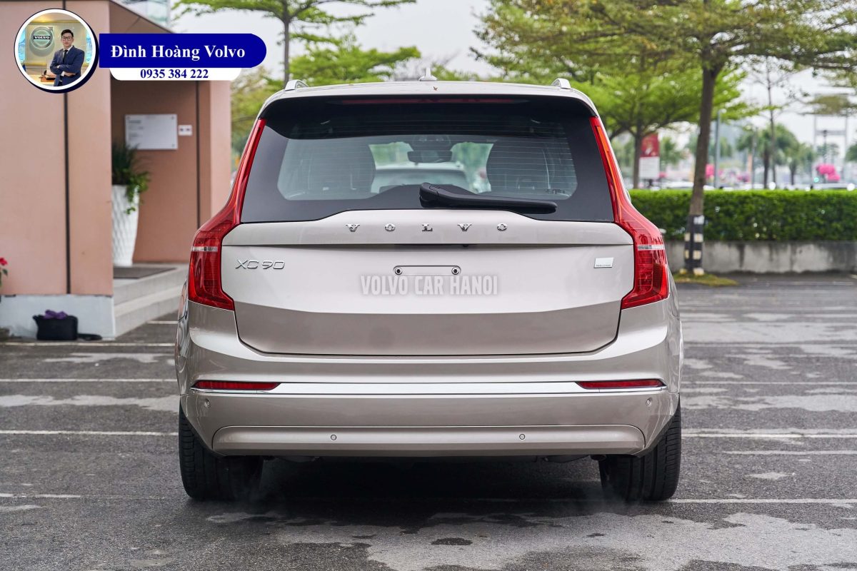 Hình ảnh thực tế chi tiết XC90 T8 Plug-in Hybrid Ultra 2023 Vàng Đồng Bright Dusk nội thất Nâu Maroon và Vàng Amber - Đình Hoàng Volvo