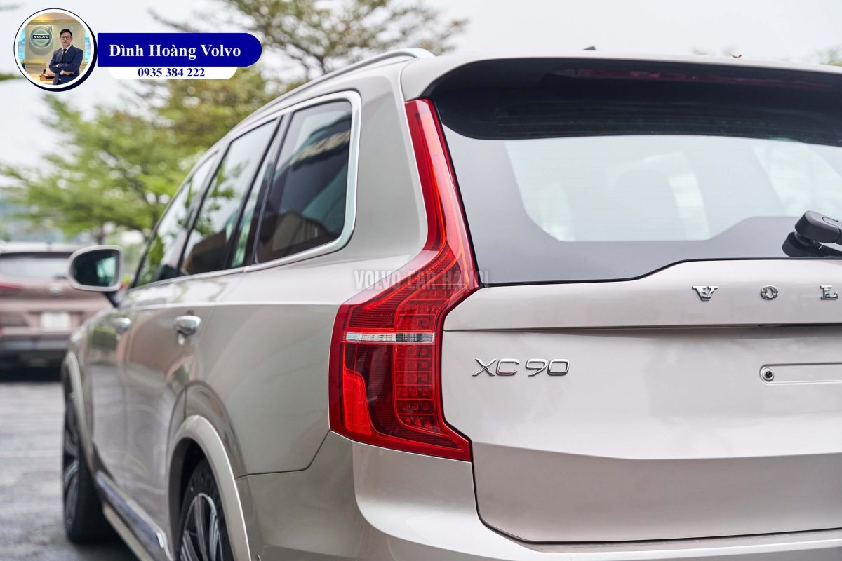 Hình ảnh thực tế chi tiết XC90 T8 Plug-in Hybrid Ultra 2023 Vàng Đồng Bright Dusk nội thất Nâu Maroon và Vàng Amber - Đình Hoàng Volvo