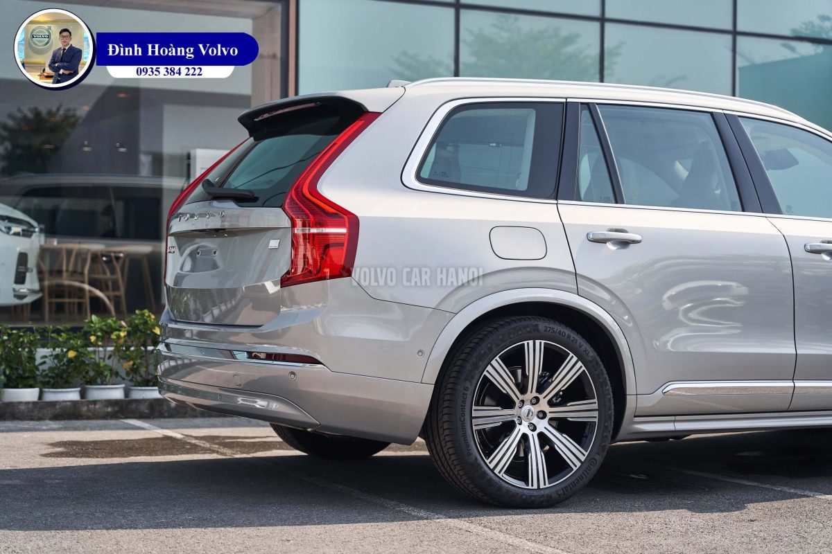 Hình ảnh thực tế chi tiết XC90 T8 Plug-in Hybrid Ultra Màu Bạc Sliver Dawn nội thất Nâu Maroon và Vàng Amber - Đình Hoàng Volvo