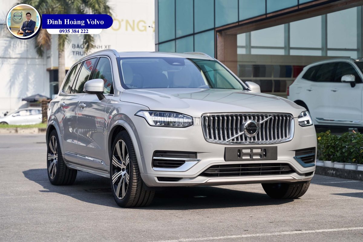 Hình ảnh thực tế chi tiết XC90 T8 Plug-in Hybrid Ultra Màu Bạc Sliver Dawn nội thất Nâu Maroon và Vàng Amber - Đình Hoàng Volvo
