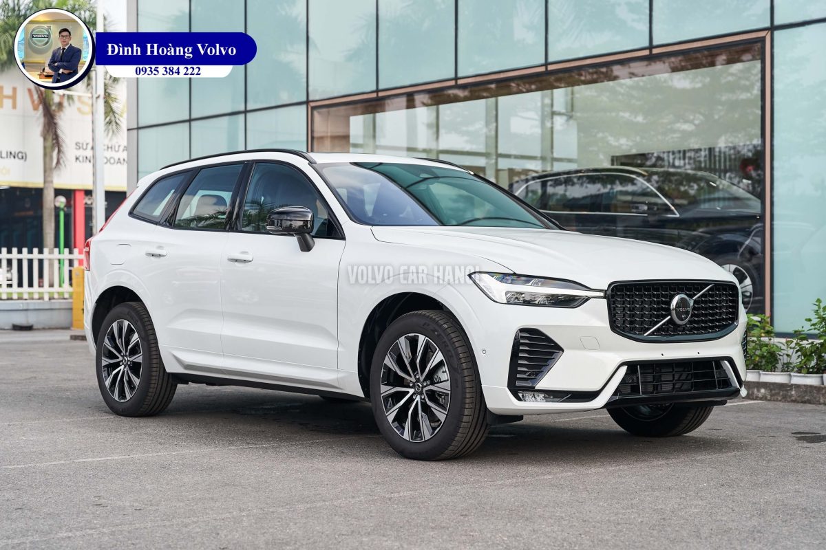 Hình ảnh thực tế chi tiết nội thất Volvo XC60 B6 Ultimate Dark 2023 Màu Trắng Platinium White Nội thất màu Đen Charcoal - Volvo Đà Nẵng