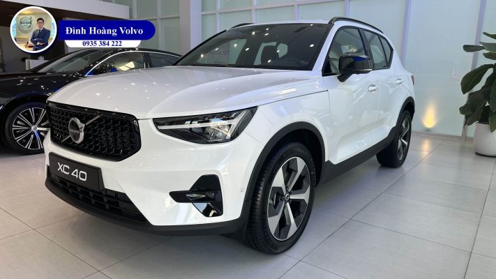 Hình ảnh thực tế chi tiết phần đầu Volvo XC40 B5 Ultimate 2023 Màu Trắng Crystal White nội thất Đen Charcoal Leather tại Đà Nẵng - Đình Hoàng Volvo