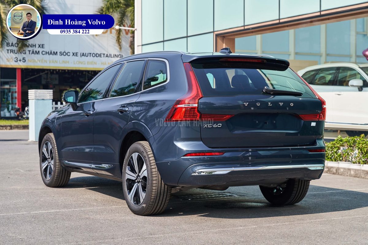 Hình ảnh thực tế chi tiết Volvo XC60 T8 Ultra Plug-in Hybrid 2023 Màu Xanh Denim Blue Nội thất Nâu Maroon và Vàng Amber - Đình Hoàng Volvo
