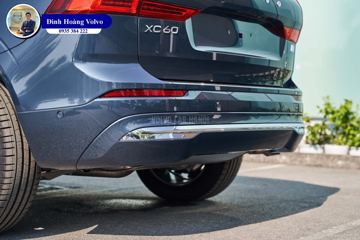 Hình ảnh thực tế chi tiết Volvo XC60 T8 Ultra Plug-in Hybrid 2023 Màu Xanh Denim Blue Nội thất Nâu Maroon và Vàng Amber - Đình Hoàng Volvo