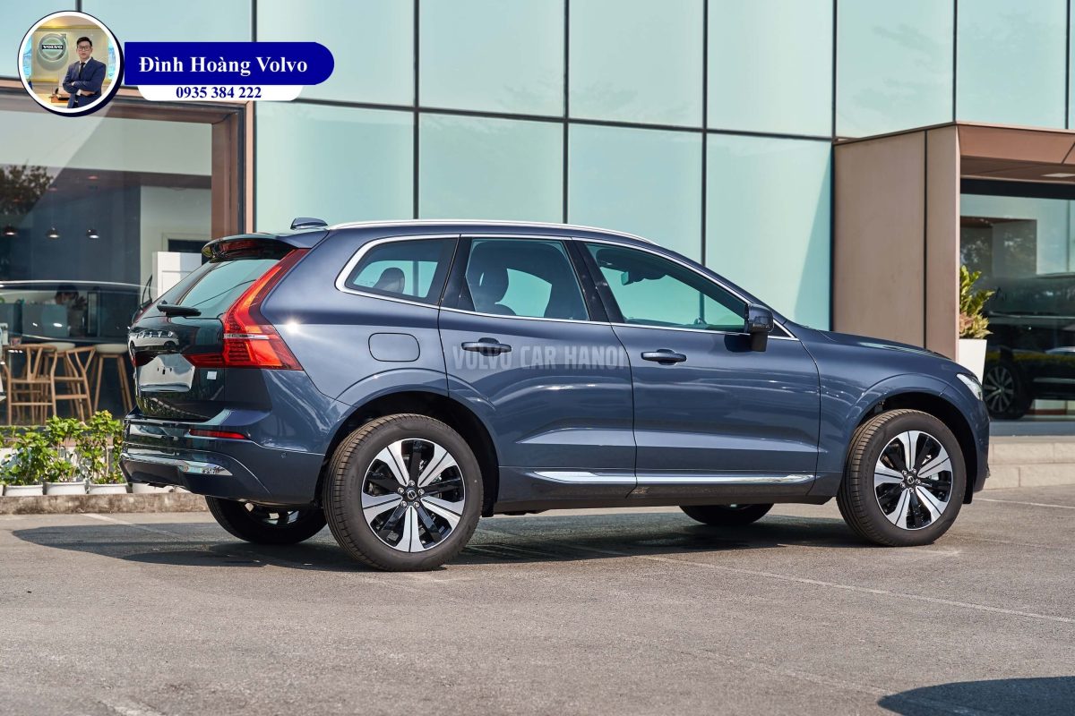 Hình ảnh thực tế chi tiết Volvo XC60 T8 Ultra Plug-in Hybrid 2023 Màu Xanh Denim Blue Nội thất Nâu Maroon và Vàng Amber - Đình Hoàng Volvo