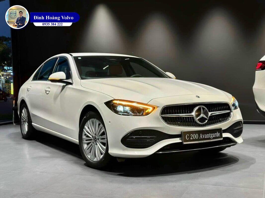 So sánh Volvo S90L Ultimate và Mercedes C-Class C200, C300 2023 - Đình Hoàng Volvo