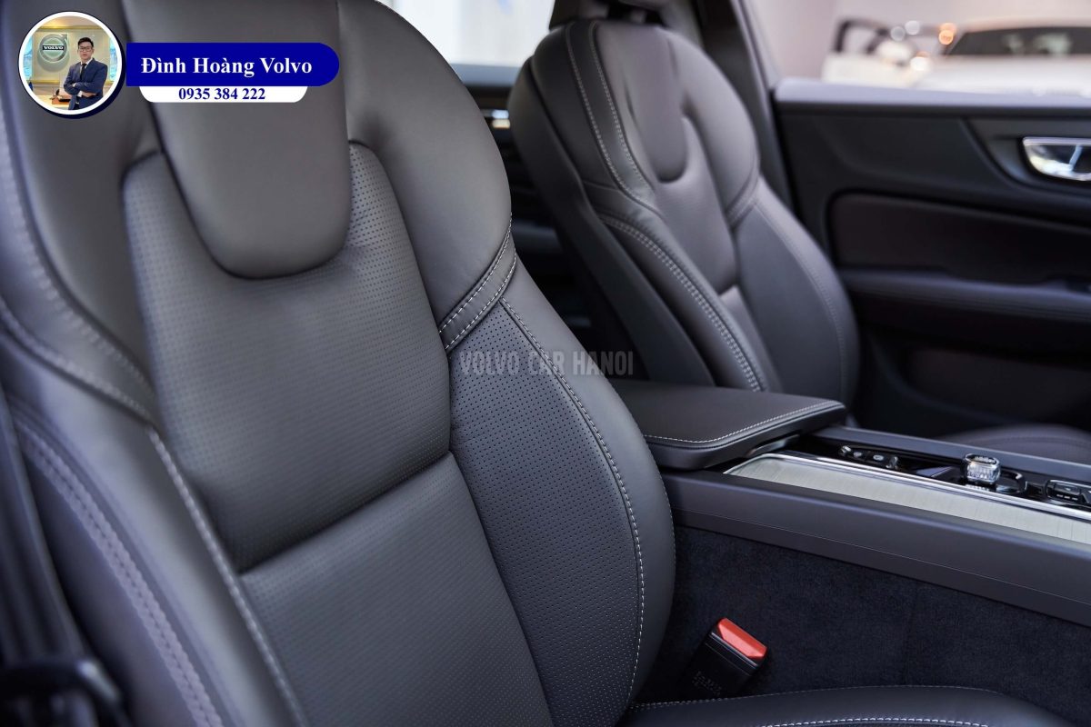 Hình ảnh thực tế chi tiết nội thất Volvo V60 B5 Ultimate 2023 Màu Đen Charcoal - Đình Hoàng Volvo