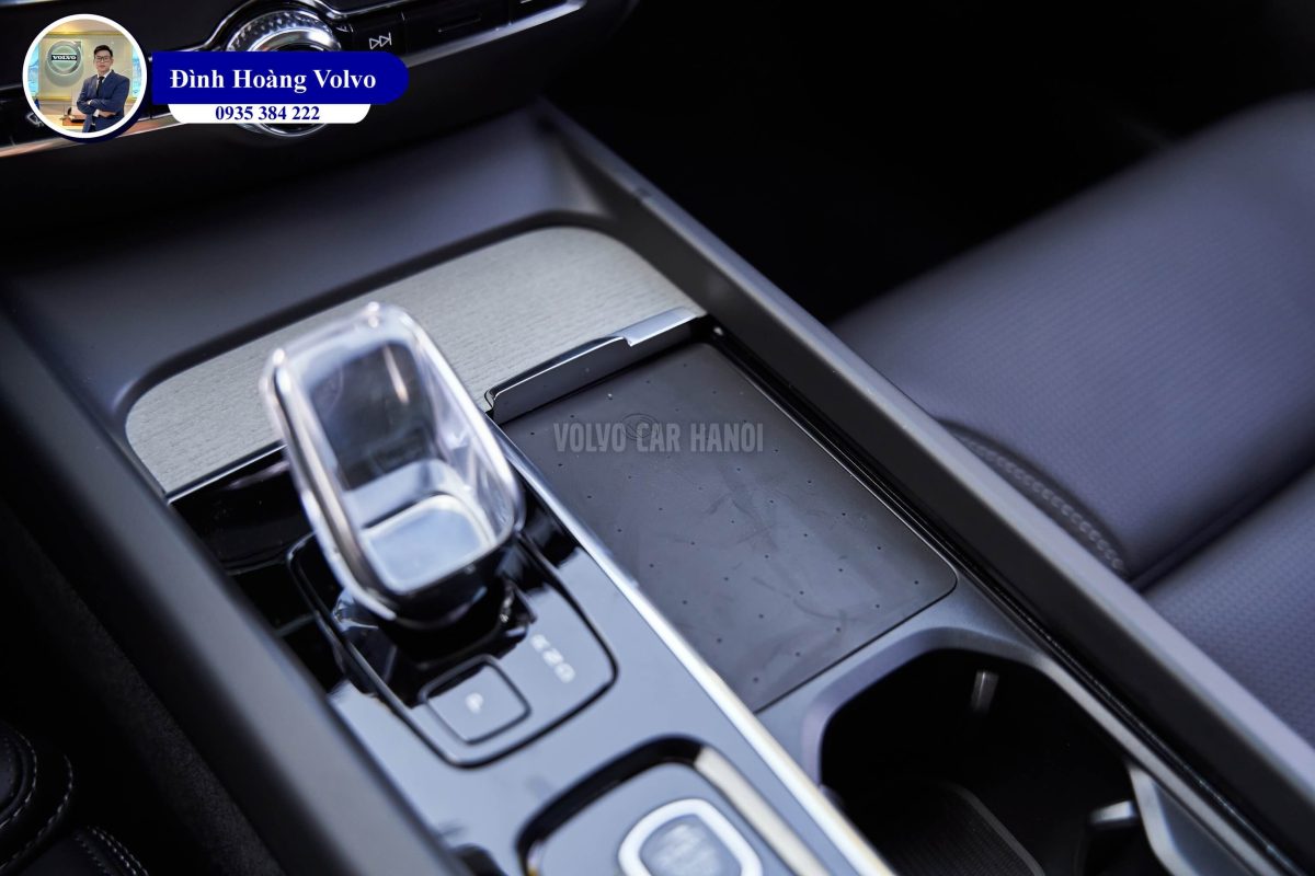 Hình ảnh thực tế chi tiết nội thất Volvo V60 B5 Ultimate 2023 Màu Đen Charcoal - Đình Hoàng Volvo