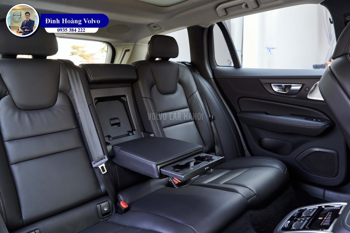 Hình ảnh thực tế chi tiết nội thất Volvo V60 B5 Ultimate 2023 Màu Đen Charcoal - Đình Hoàng Volvo