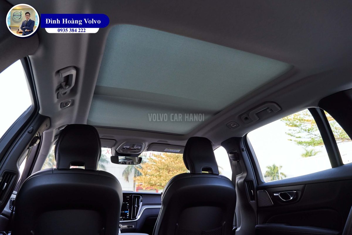 Hình ảnh thực tế chi tiết nội thất Volvo V60 B5 Ultimate 2023 Màu Đen Charcoal - Đình Hoàng Volvo