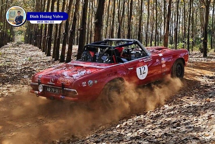 Loạt xe cổ triệu đô tham gia hành trình xuyên Việt - Đình Hoàng Volvo Car Đà Nẵng