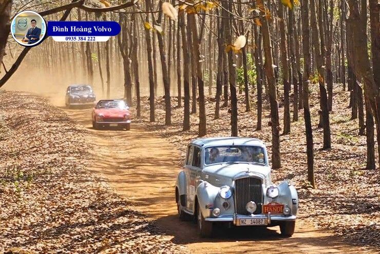 Loạt xe cổ triệu đô tham gia hành trình xuyên Việt - Đình Hoàng Volvo Car Đà Nẵng