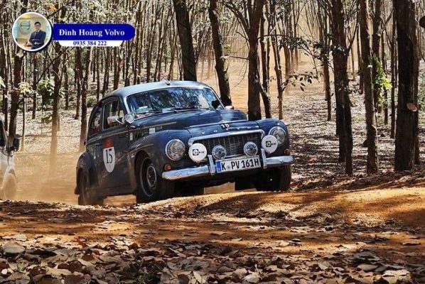 Loạt xe cổ triệu đô tham gia hành trình xuyên Việt - Đình Hoàng Volvo Car Đà Nẵng