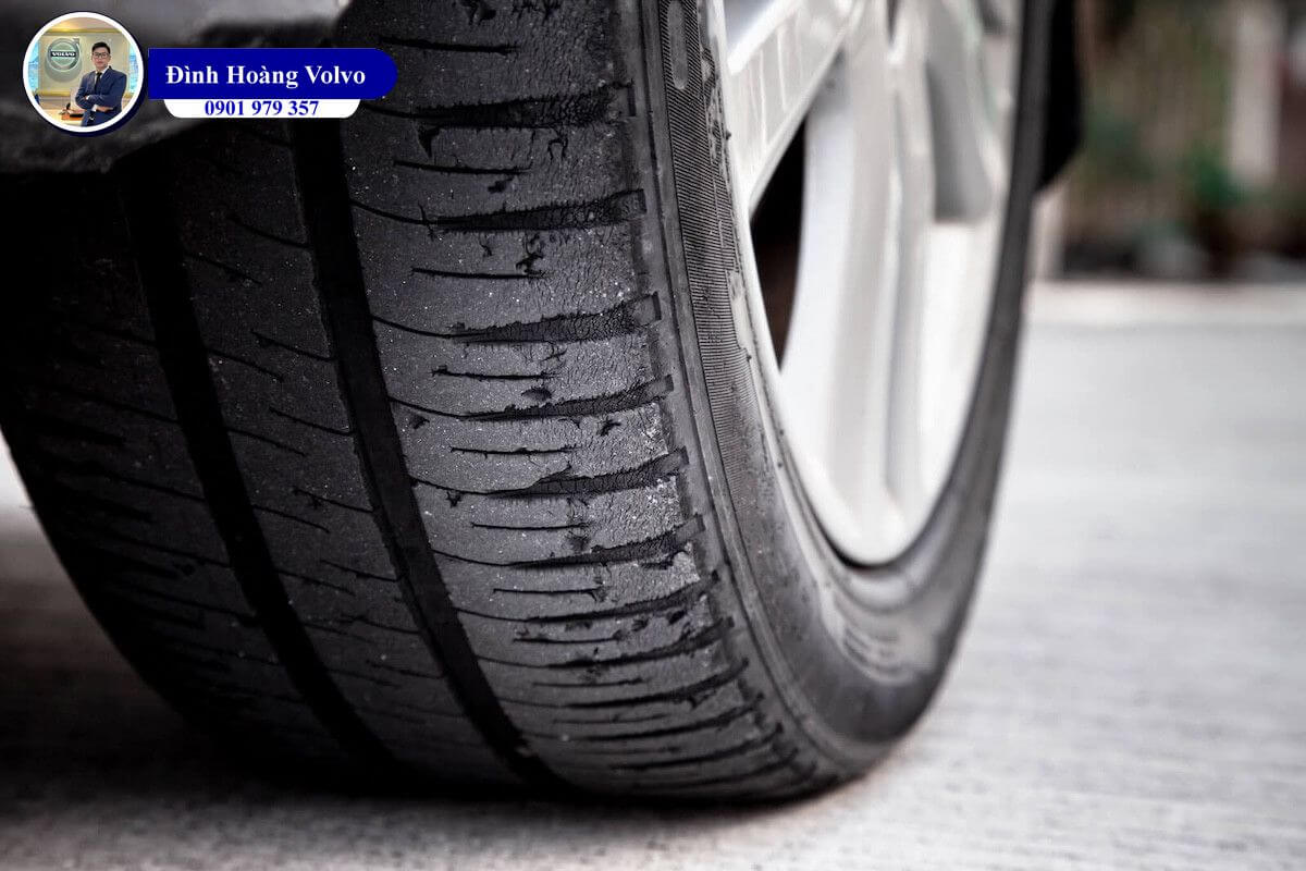 4 Mẹo nhỏ giúp bạn phát hiện xe đã tua công tơ mét hay chưa - Đình Hoàng Volvo Car Đà Nẵng