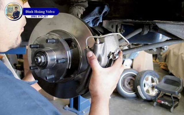 Cách kiểm tra phanh ô tô đơn giản liệu bạn đã biết - Đình Hoàng Volvo Car Đà Nẵng