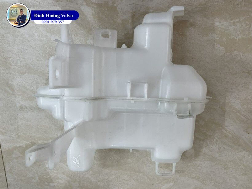 Có nên dùng nước giặt thay cho nước rửa kính ô tô - Đình Hoàng Volvo Car Đà Nẵng