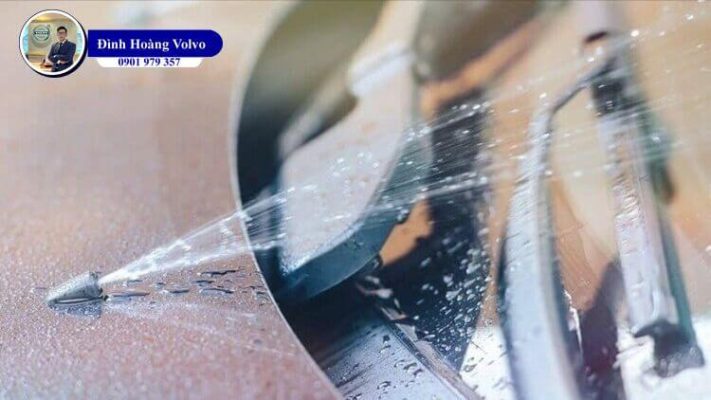 Có nên dùng nước giặt thay cho nước rửa kính ô tô - Đình Hoàng Volvo Car Đà Nẵng