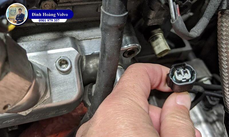 Đồng hồ nhiệt độ trên xe ô tô có báo được xe sắp Cháy - Đình Hoàng Volvo Car Đà Nẵng