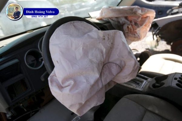 Đừng thay túi khí giá rẻ nếu không muốn ân hận suốt đời- Đình Hoàng Volvo Car Đà Nẵng