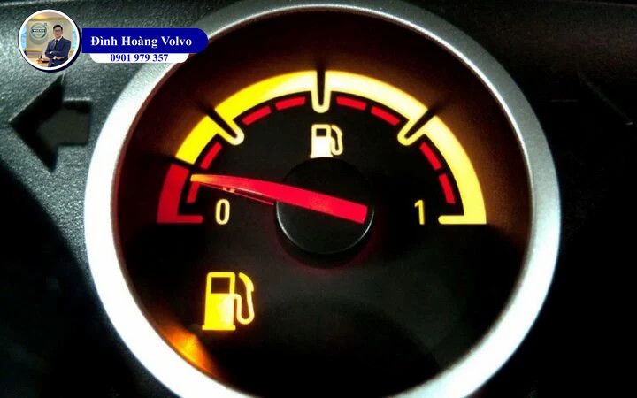 Kim xăng ô tô báo hết xăng thì thực tế có thể đi được bao xa - Đình Hoàng Volvo Car Đà Nẵng