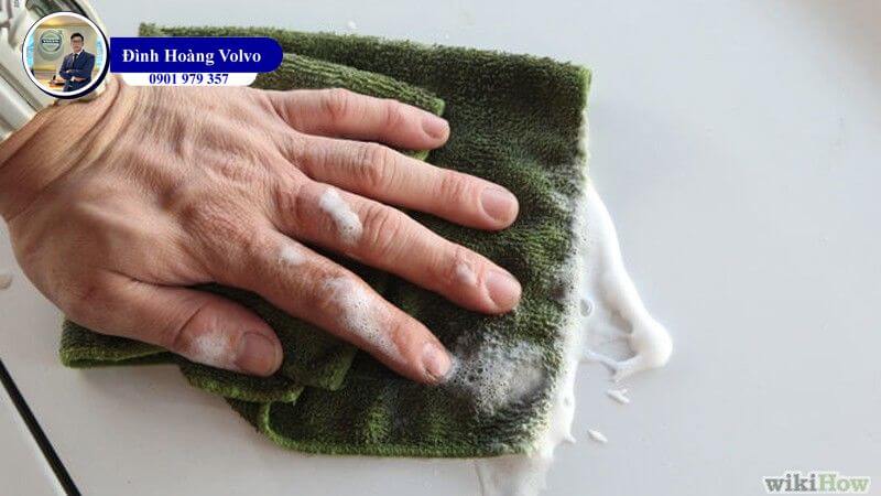 Xe ô tô bị dính nhựa cây thì xử lý vết bẩn như thế nào  - Đình Hoàng Volvo Car Đà Nẵng