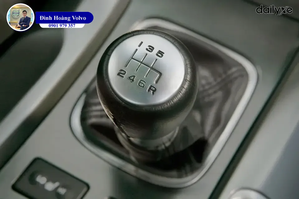 So sánh xe số sàn và tự động Xe nào phù hợp với bạn - Đình Hoàng Volvo Car Đà Nẵng