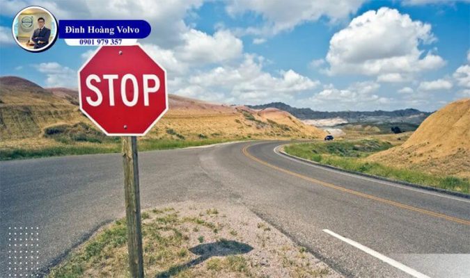 Các loại biển báo hiệu lệnh quan trọng mà bạn nên biết - Đình Hoàng Volvo Đà Nẵng