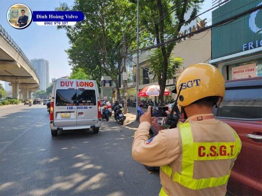 Các trường hợp CSGT được dừng xe khi nào để kiểm tra - Đình Hoàng Volvo Car Đà Nẵng